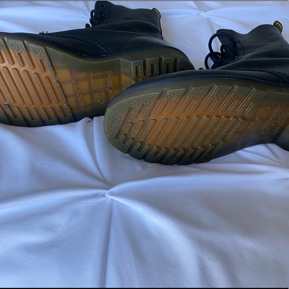 Dr. Martens 1460 Pascal Leather Boot - Picture 4 of 4